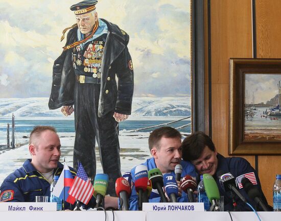 Star City press conference given by 18th ISS expedition