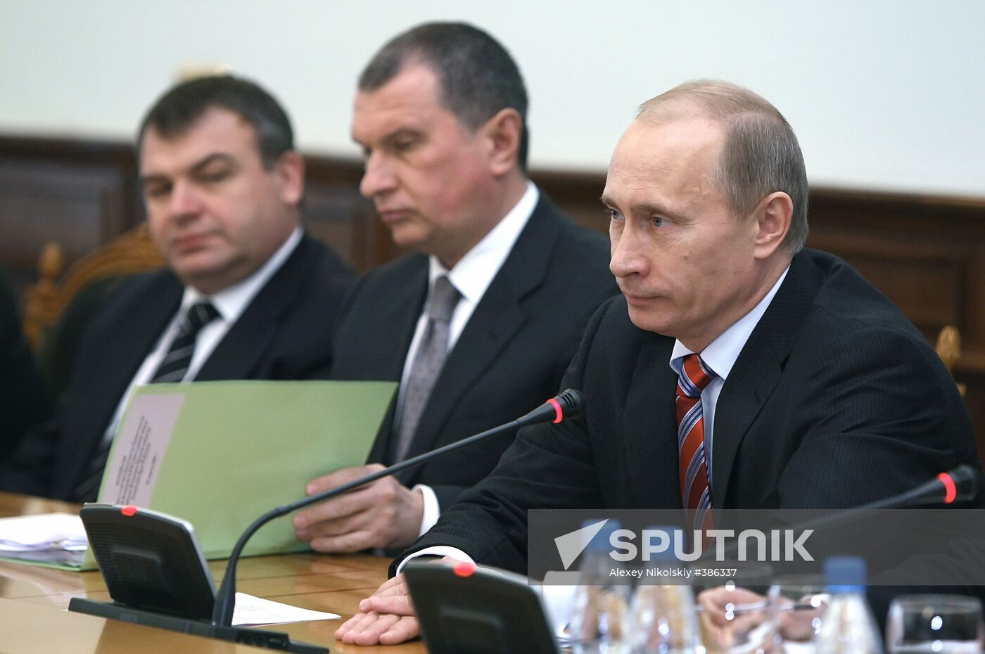 Vladimir Putin meets with Nouri al-Maliki