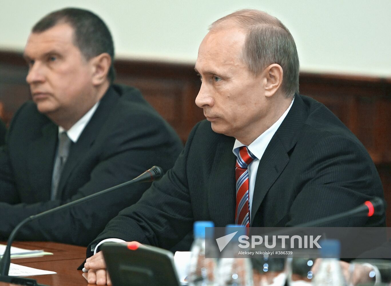 Vladimir Putin meets with Nouri al-Maliki