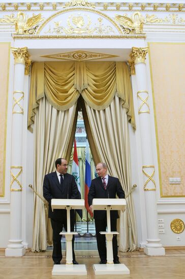 Prime Minister Vladimir Putin meets with Nouri al-Maliki