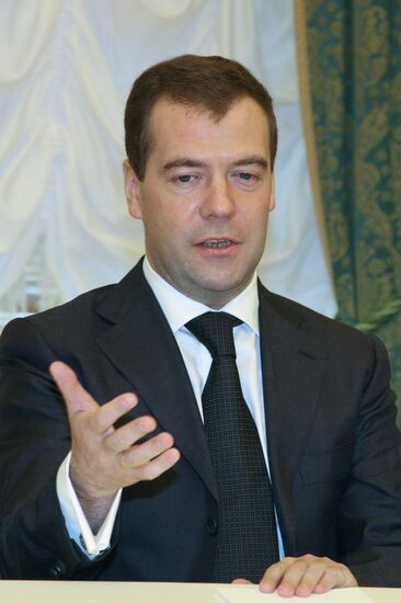 Russian president meets with Iraqi prime minister