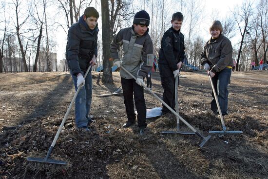 Volunteer clean-up day in Kazan