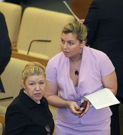 Yelena Mizulina, Natalya Karpovich