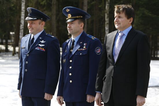 Michael Fincke, Yury Lonchakov and Charles Simonyi