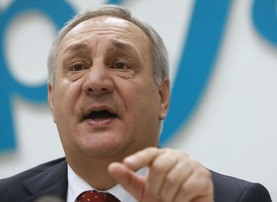 Abkhaz President Sergei Bagapsh gives news conference in Moscow