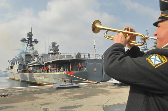 Russian warships return home from shores of Somali