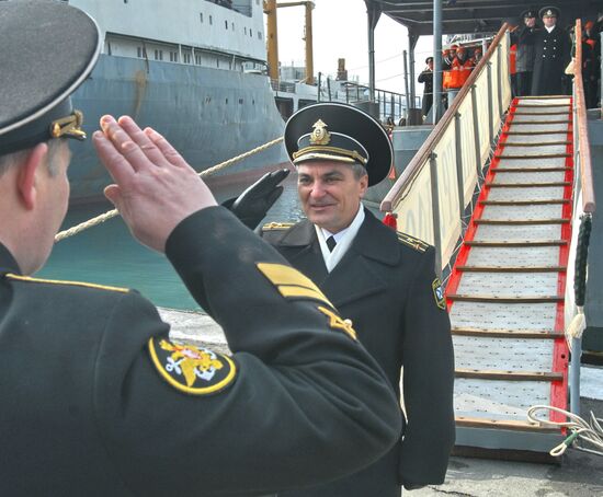 Russian warships return home from shores of Somali