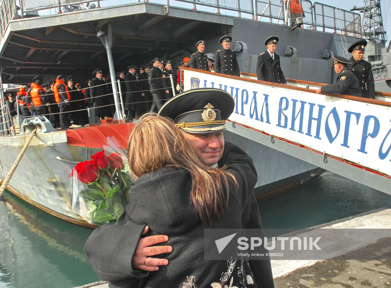 Russian warships return home from shores of Somali