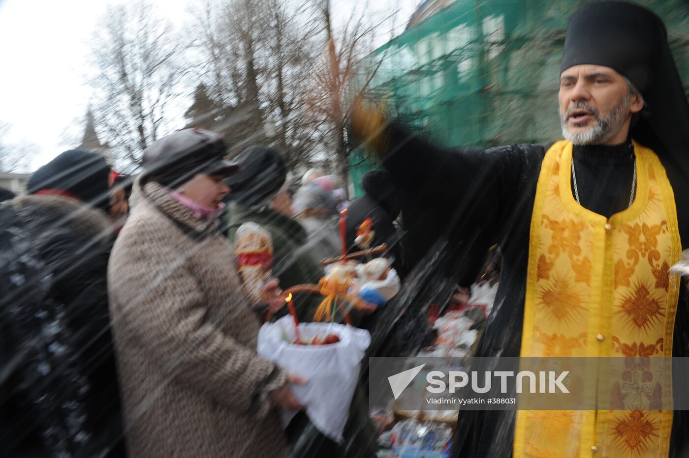 Easter cakes blessed in New Jerusalem Monastery