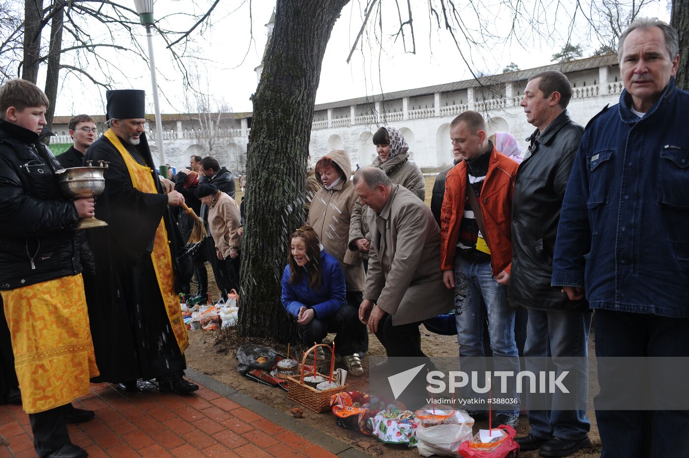Easter cakes blessed in New Jerusalem Monastery