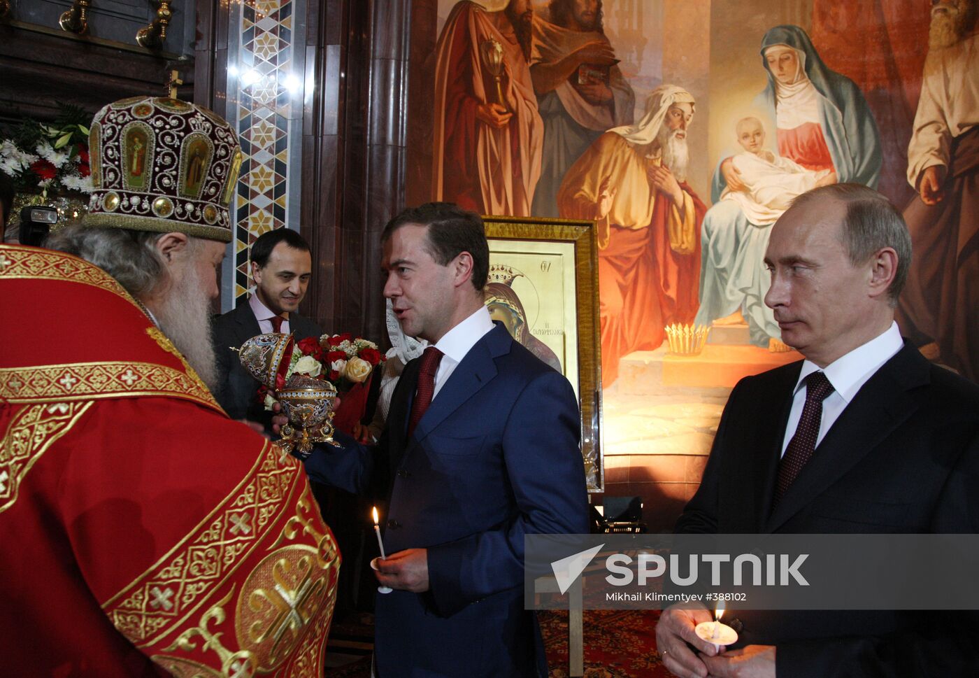 Russian President attends Easter service in Moscow