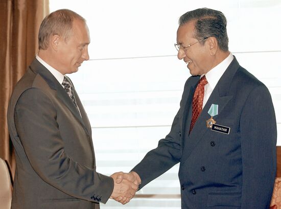 Putin and Mohathir bin Mohamad