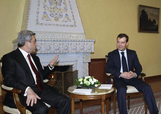 Dmitry Medvedev and Serzh Sargsyan meet in Zavidovo