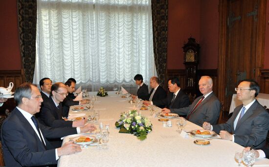 Sergei Lavrov and Yang Jiechi