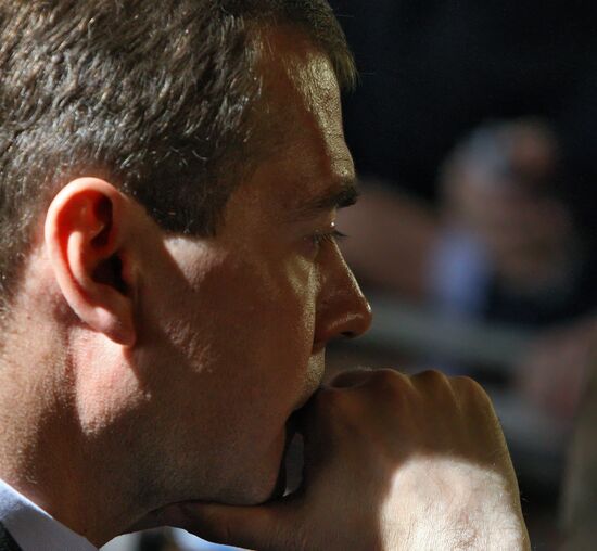 Dmitry Medvedev conducts Russian Olympians Foundation meeting