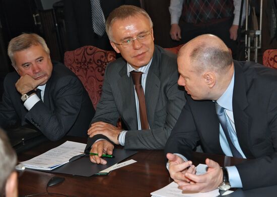 Vagit Alekperov, Vyacheslav Fetisov and Vladimir Potanin