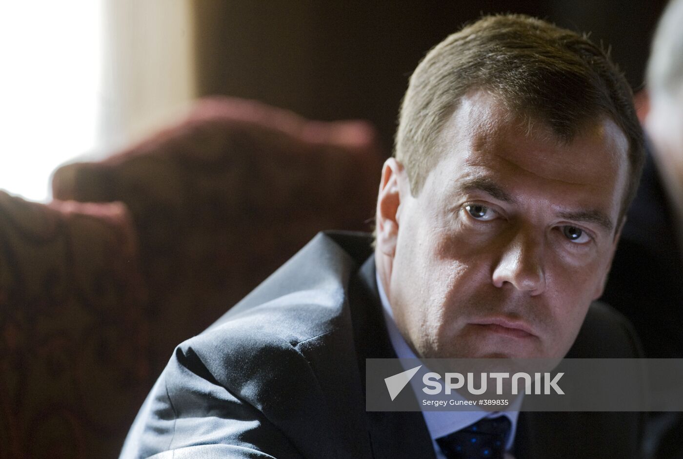 Dmitry Medvedev conducts Russian Olympians Foundation meeting