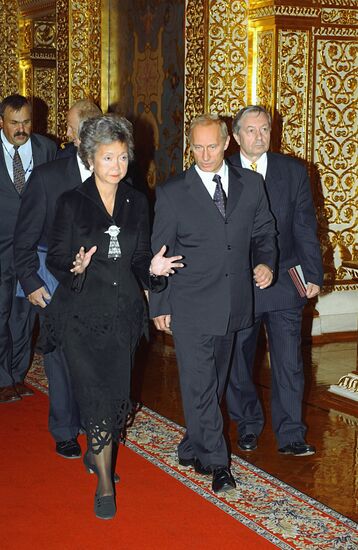 Vladimir Putin meets with Adrienne Clarkson