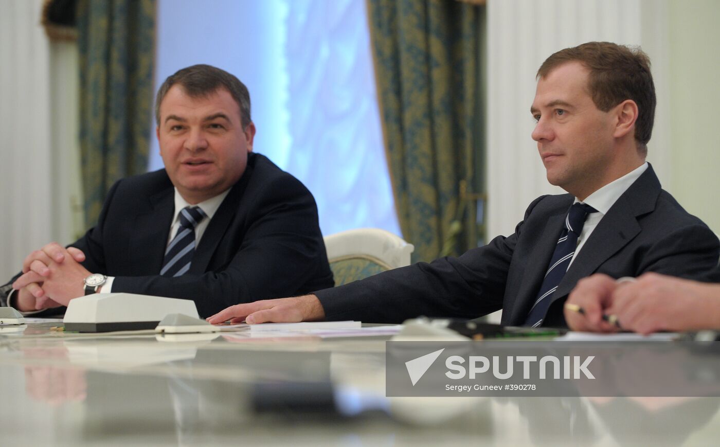 President Dmitry Medvedev meets with SCO defense ministers