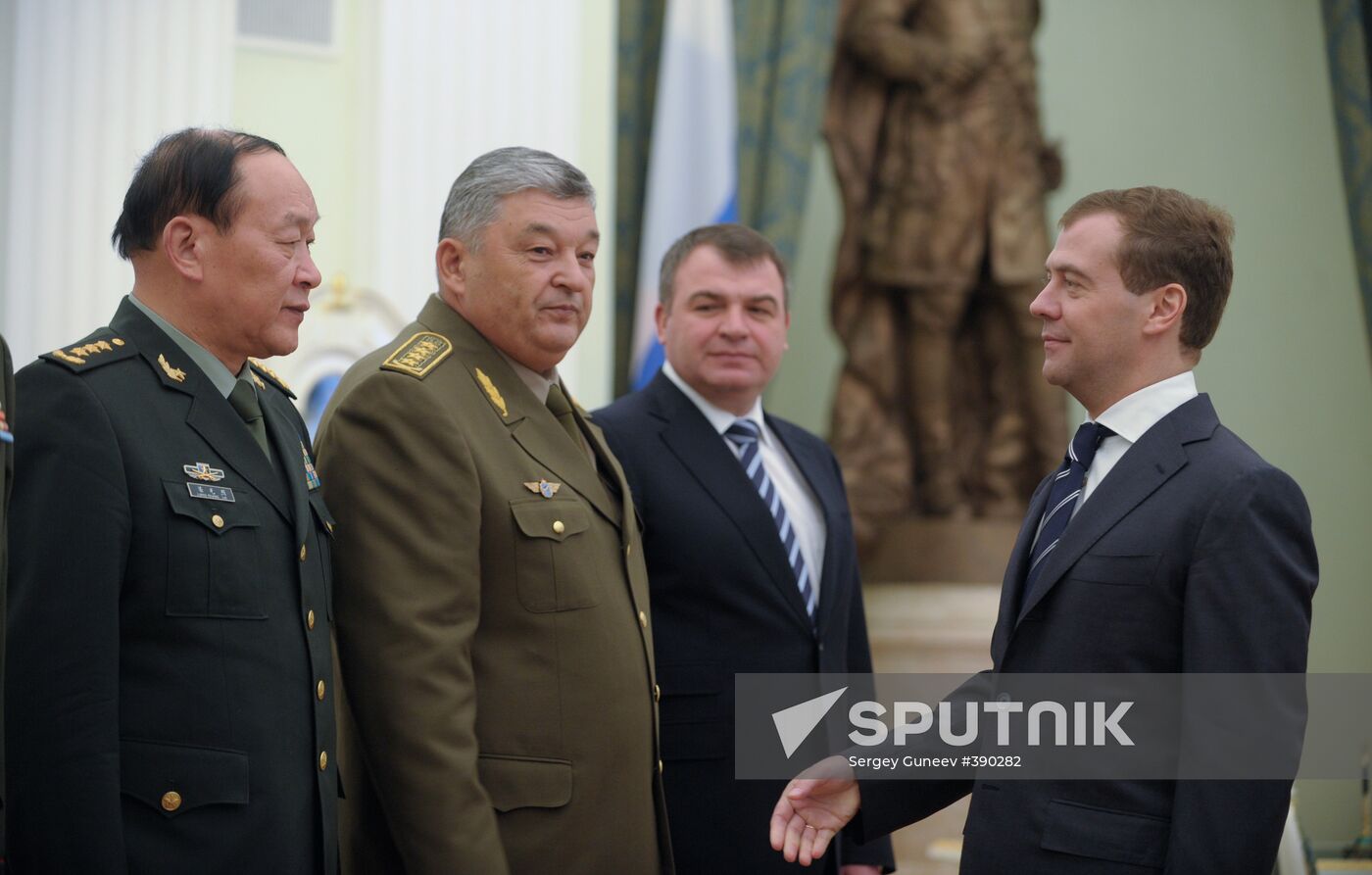 Dmitry Medvedev meets with SCO Defense Ministers