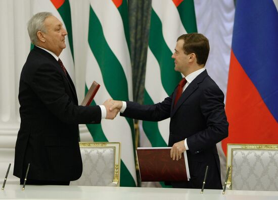 Russia, Abkhazia and South Ossetia signing agreement