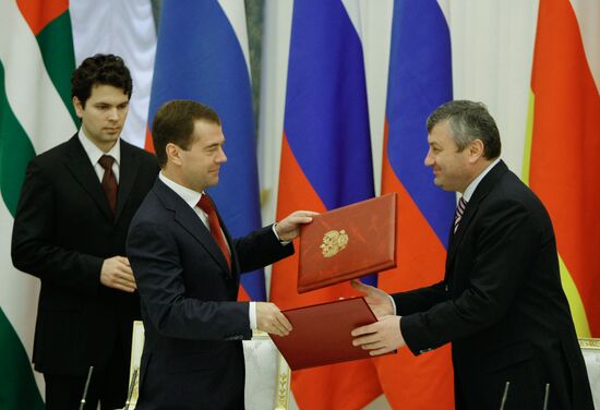 Russia, Abkhazia and South Ossetia signing agreement