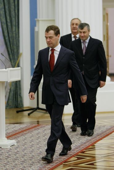 Russia, Abkhazia, South Ossetia sign border protection agreement