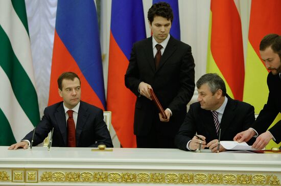 Russia, Abkhazia, South Ossetia sign border protection agreement