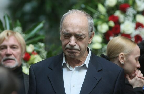 Paying last respects to Yekaterina Maximova