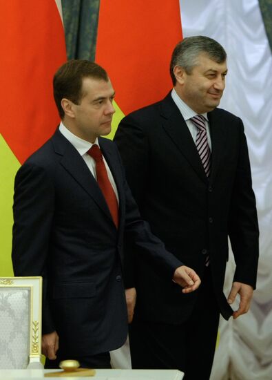 Russia, Abkhazia, South Ossetia sign border protection agreement