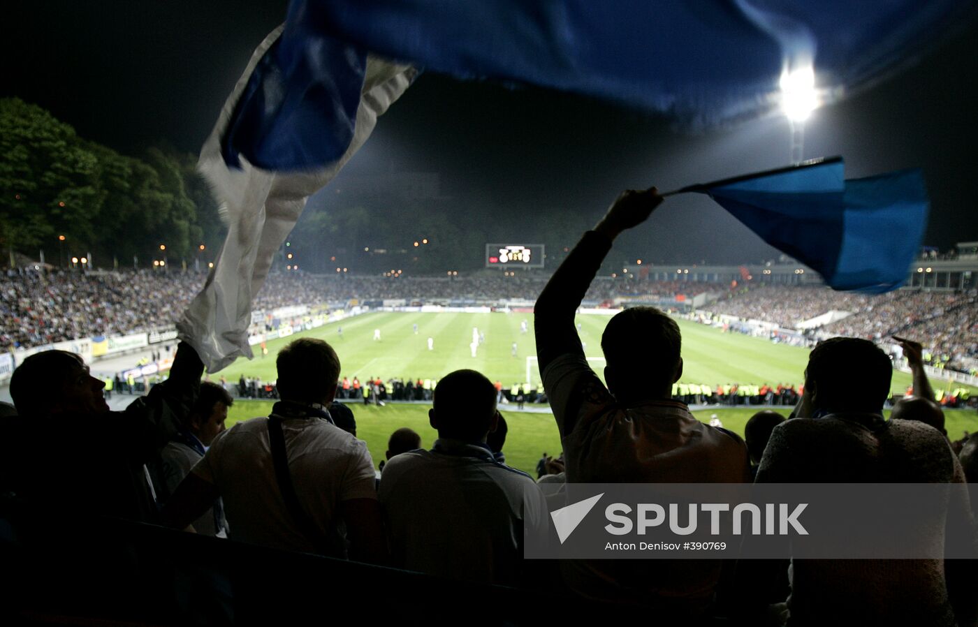 UEFA Cup semi-finals: Dynamo Kyiv vs. Shakhtar Donetsk