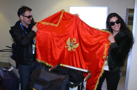 First Eurovision 2009 contenders arrive at Moscow's Domodedovo