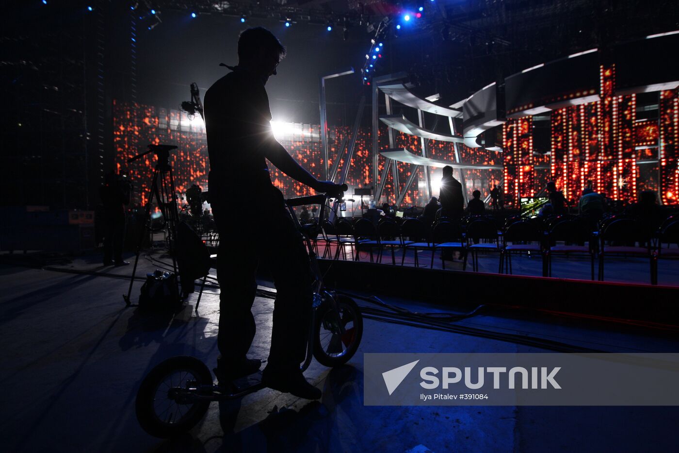 Preparing for the Eurovision 2009 international song contest