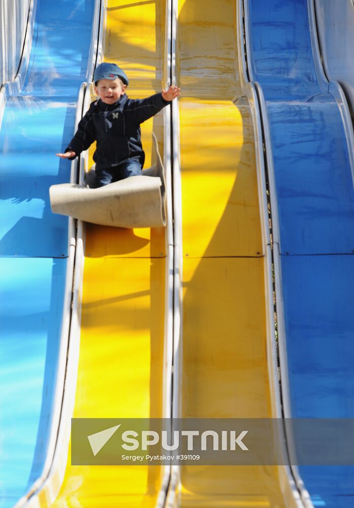 An amusement park at the All-Russian Exhibition Center