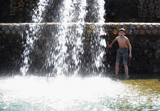 Swimming in Moscow's fountains