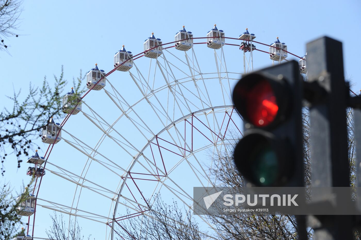 A Ferris wheel at the All-Russian Exhibition Center
