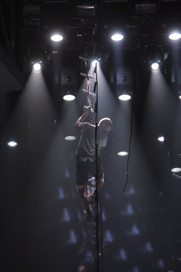 Preparing for the Eurovision 2009 international song contest