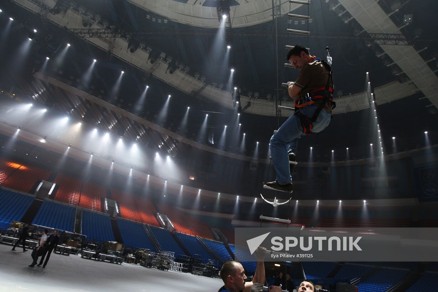 Preparing for the Eurovision 2009 international song contest