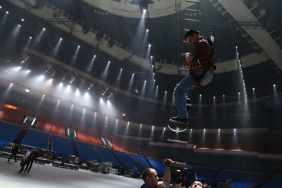 Preparing for the Eurovision 2009 international song contest