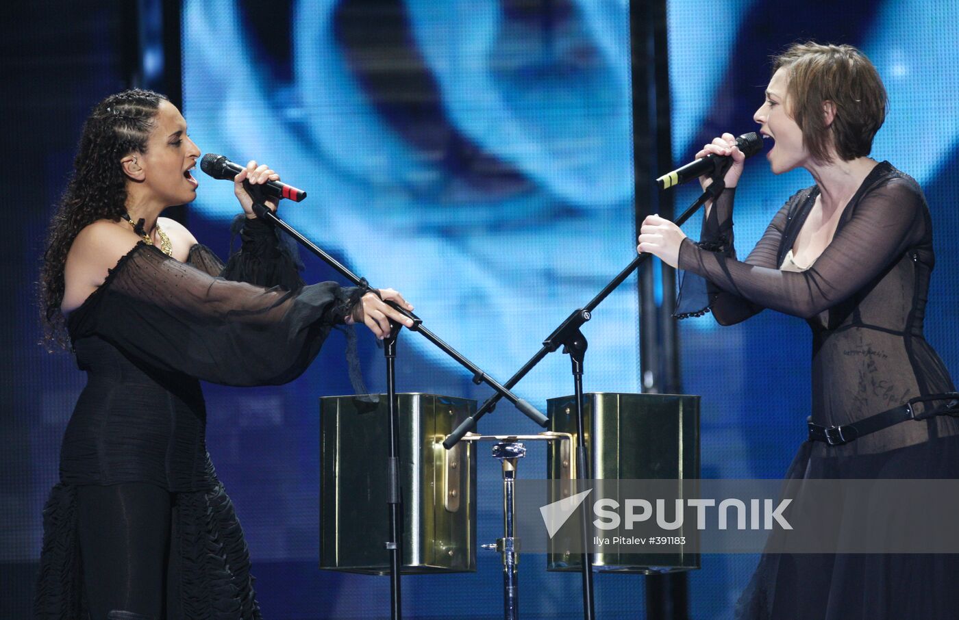 Eurovision contestants Noa and Mira Awad