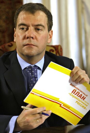 Dmitry Medvedev meets with A Just Russia members