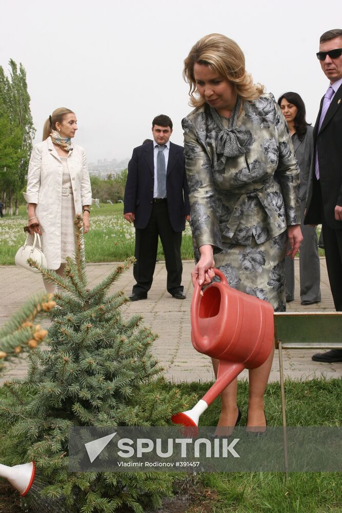 Russian First Lady visits Yerevan