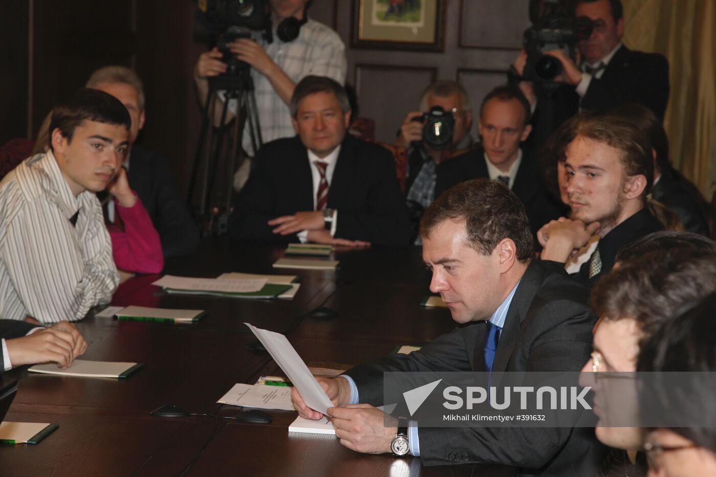 President Medvedev held a number of meetings on May 6, 2009.