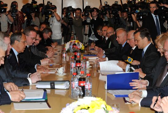 Sergei Lavrov and Radosław Sikorski meeting in Moscow