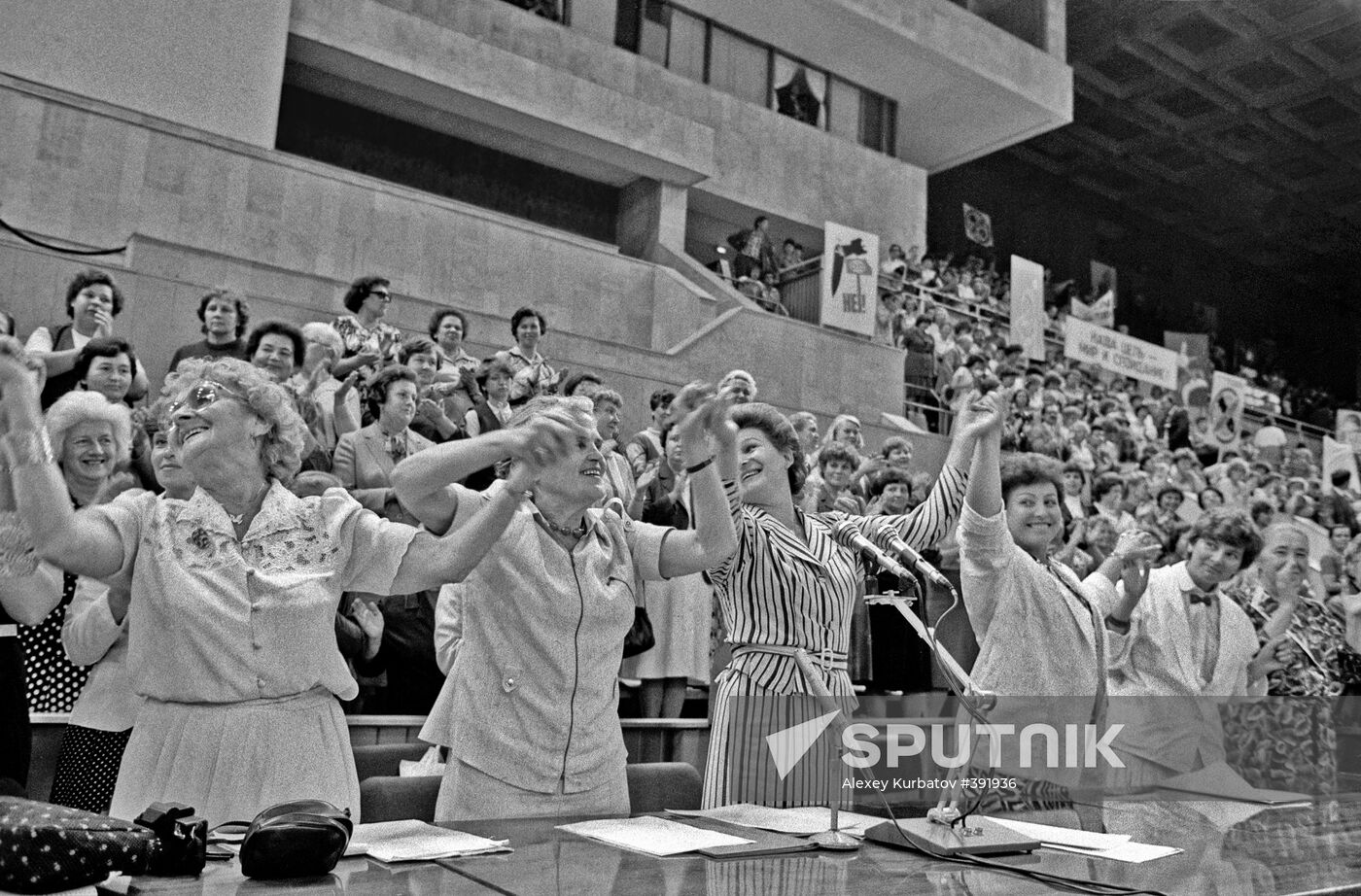 Women's antiwar rally in Moscow