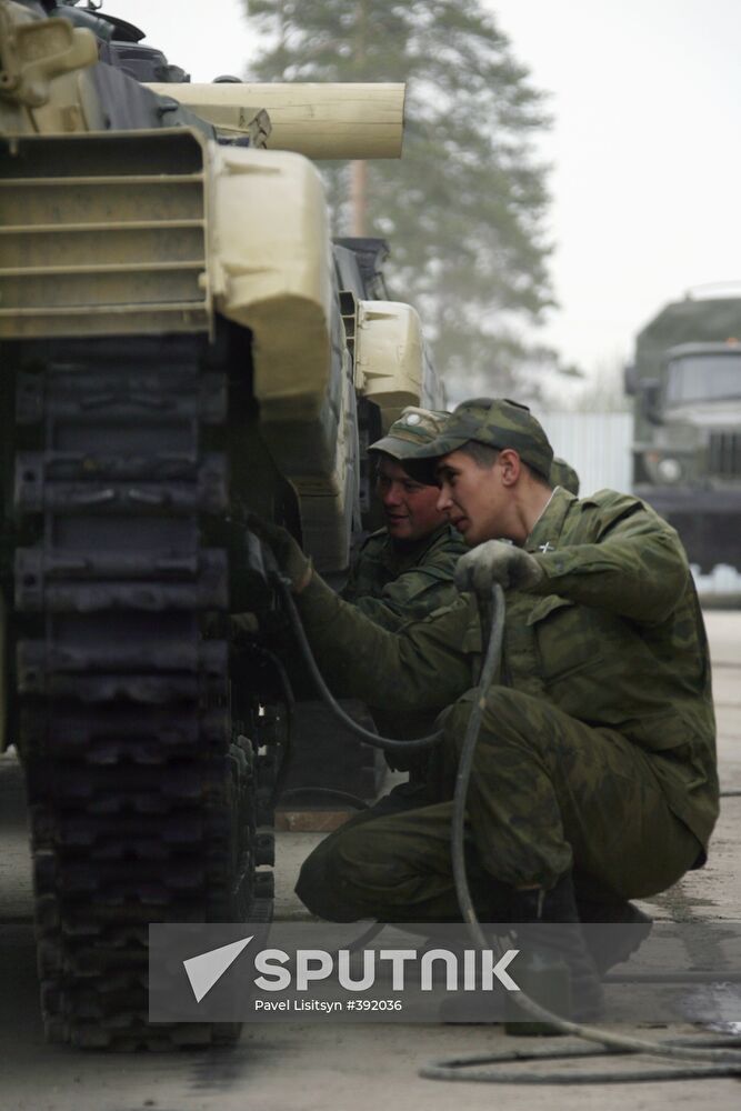 Preparing military equipment for parade in Yekaterinburg