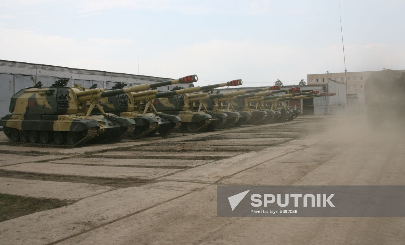 Preparing military equipment for parade in Yekaterinburg