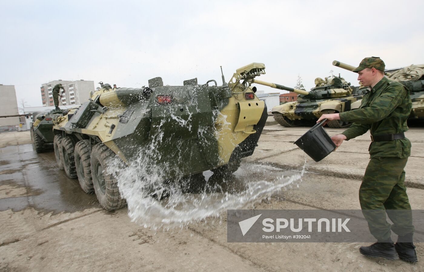 Preparing military equipment for parade in Yekaterinburg