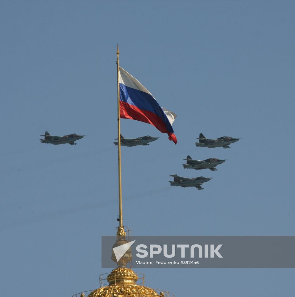 Warplanes take part in Victory Day parade in Moscow