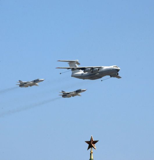 Warplanes take part in Victory Day parade in Moscow